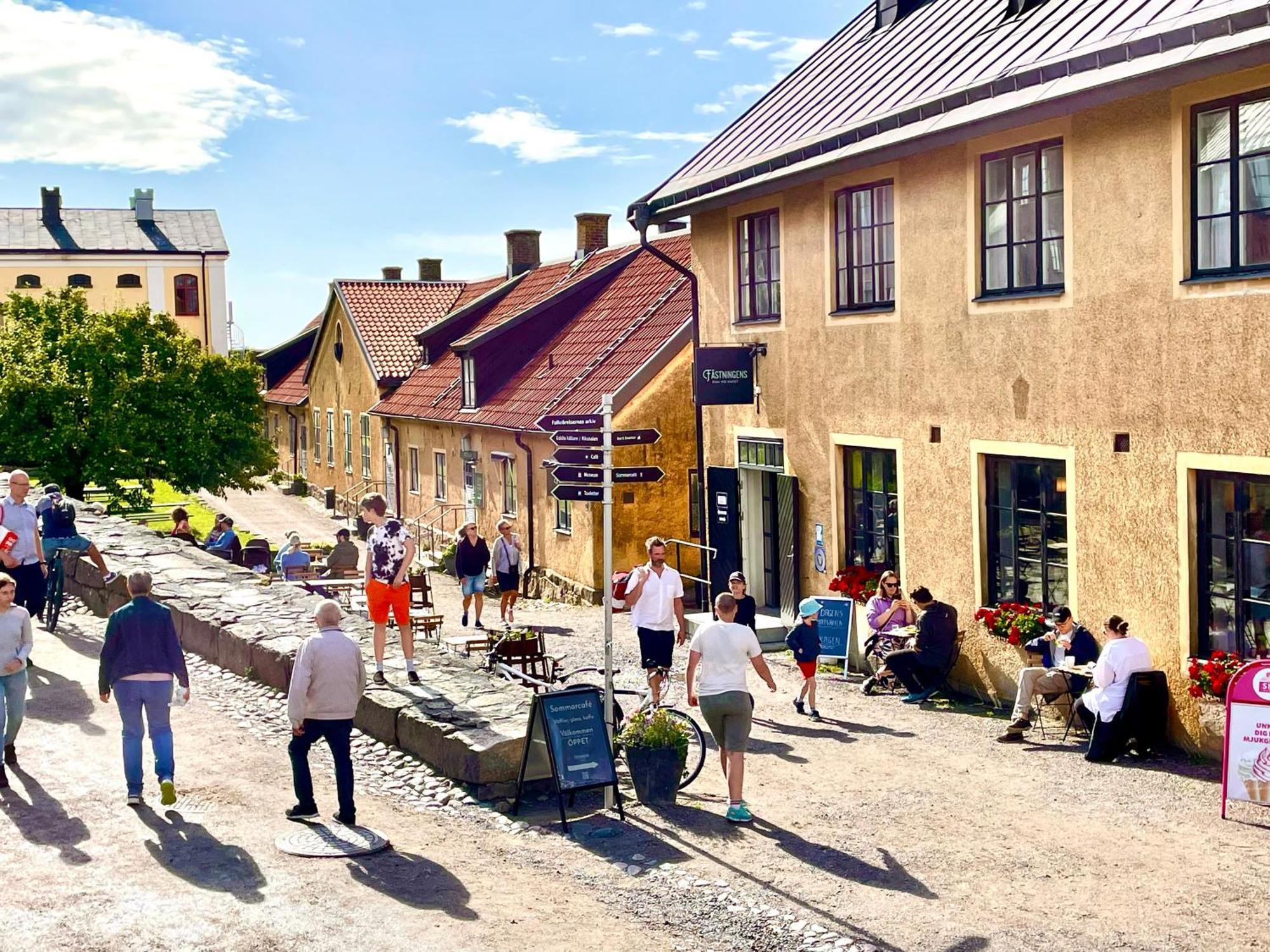 瓦尔贝里Faestningens住宿加早餐旅馆 外观 照片